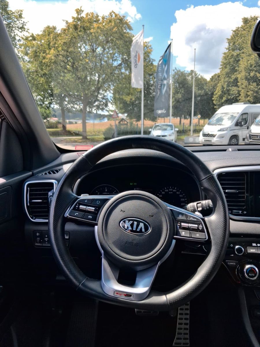 Fahrzeugabbildung Kia Sportage GT-Line 4WD Pano Leder uvm. 48V