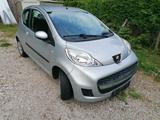 Peugeot 107  Das "Rübimobil"   - silberne Peugeot 107