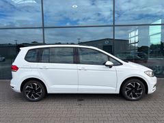 Fahrzeugabbildung Volkswagen Touran 1.5 TSI 7-Sitzer Einparkh. Tempomat 17"