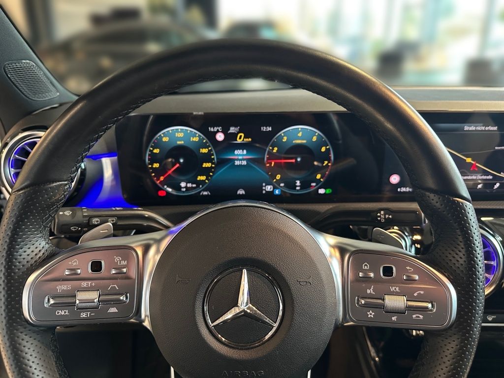 Fahrzeugabbildung Mercedes-Benz A 180 AMG Night ACC Multibeam SHZ Ambie. Sport