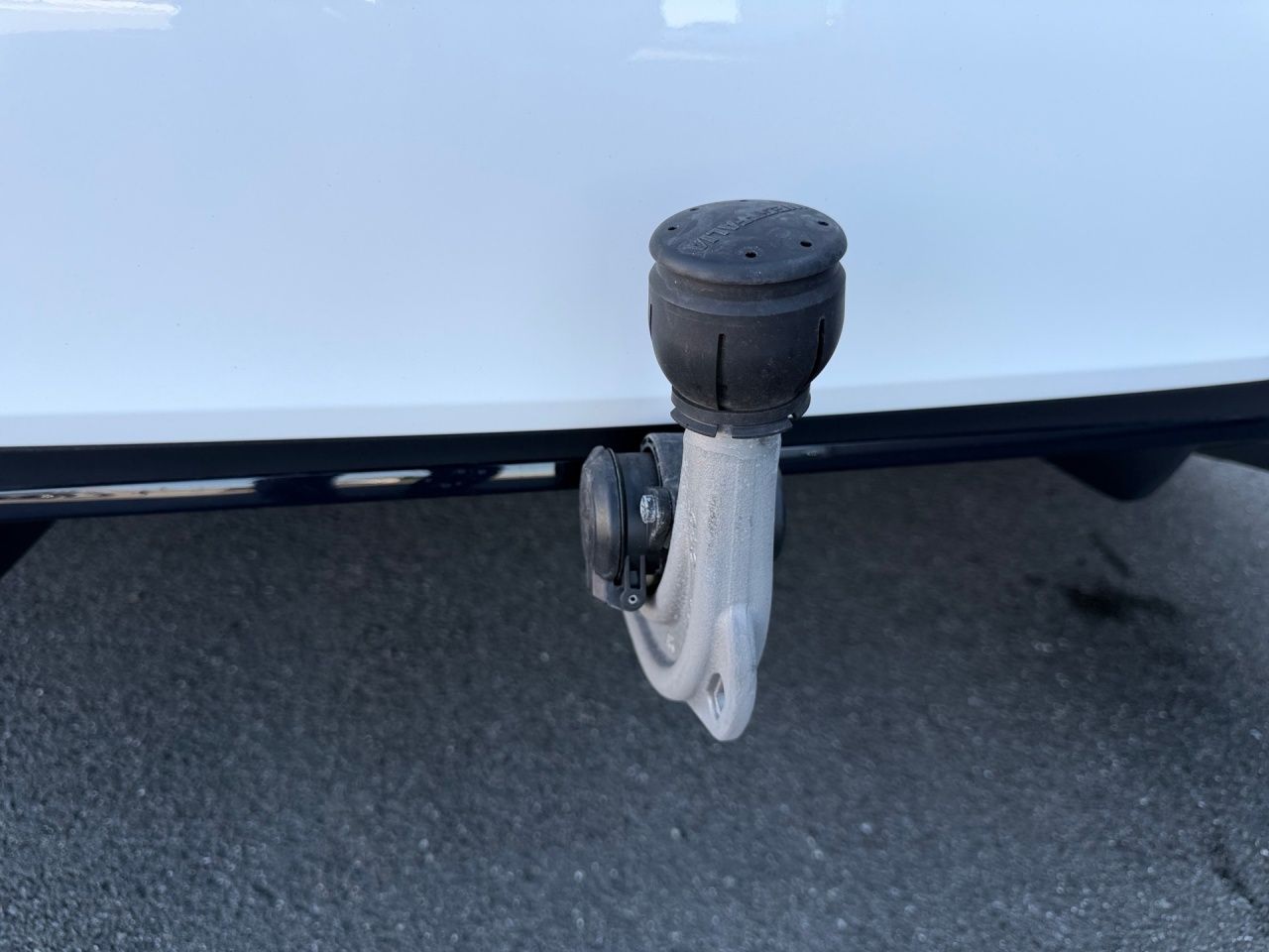 Fahrzeugabbildung Mercedes-Benz A 180 AMG+AHK+PANO+DISTR+NIGHT+AMBIENTE+CARPL++