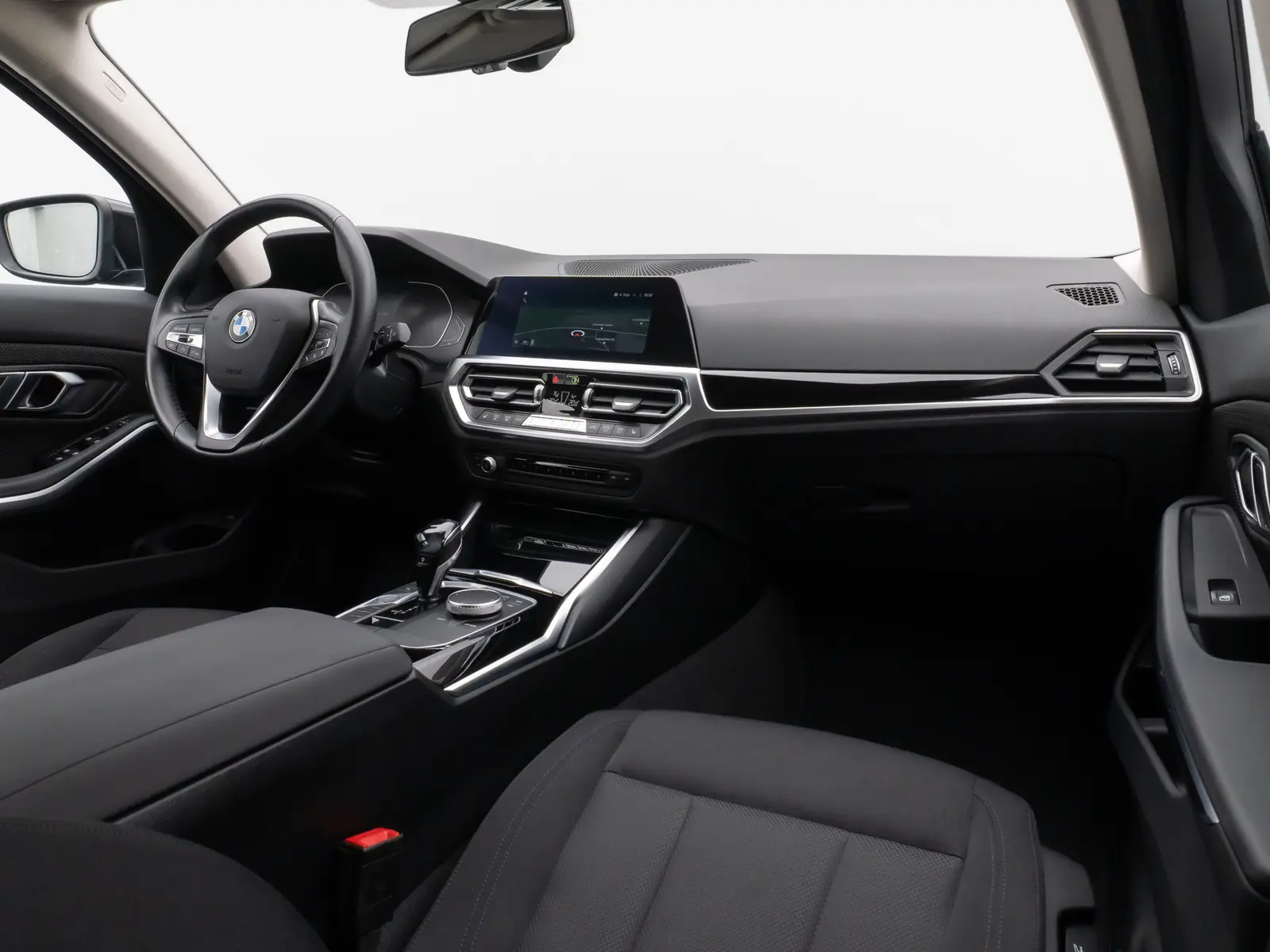 BMW 320d GeschwindigReg DAB Kamera Alarm CockpitPlus