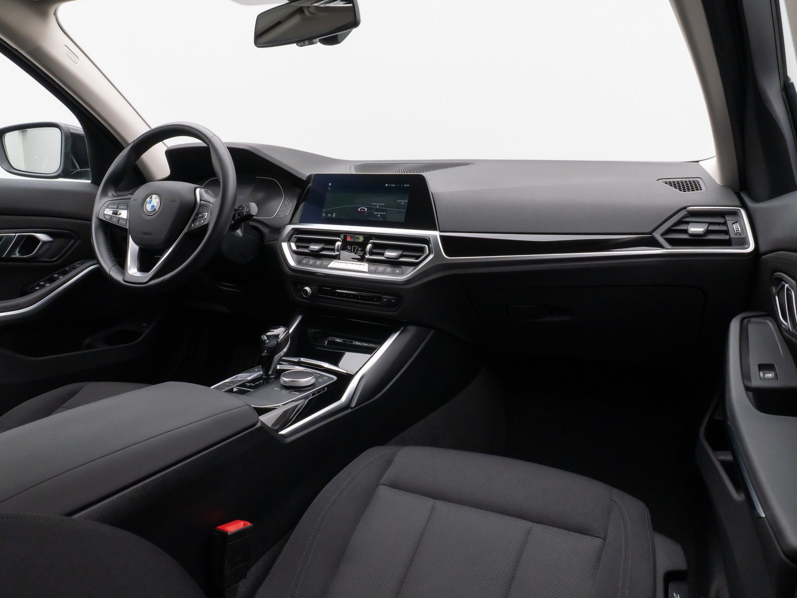 Fahrzeugabbildung BMW 320d GeschwindigReg DAB Kamera Alarm CockpitPlus