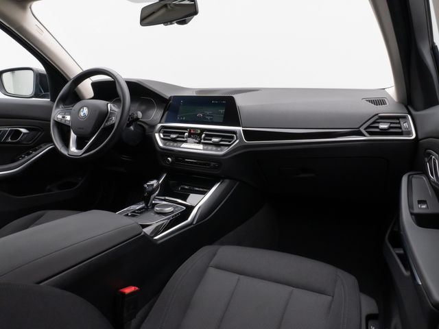 Foto Nummer 38: BMW 320d
