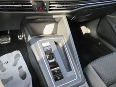 VW Golf VIII 2.0 TDI Active DSG LED Nav Ahk Rfk 16' VW Golf VIII 2.0 TDI Active DSG LED Nav Ahk Rfk 16'