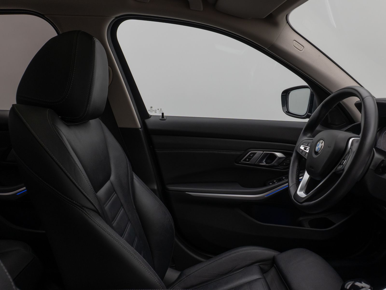 Fahrzeugabbildung BMW 320i xD Luxury Line El.Glasdach Kamera HiFi AHK