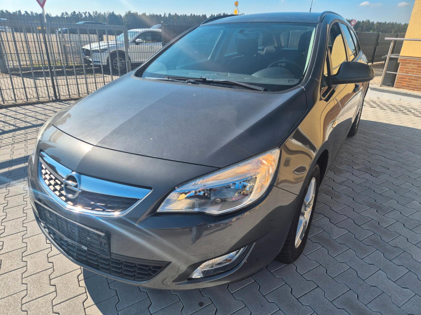 Opel Astra J Sports Tourer Selection 1.Hand Alu