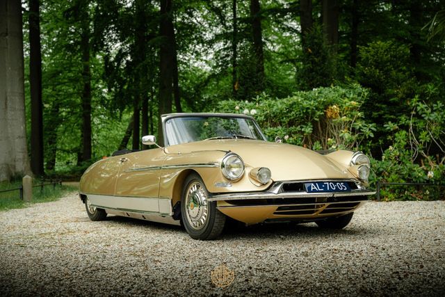 Citroën DS Chapron Le Caddy / 1 of 3