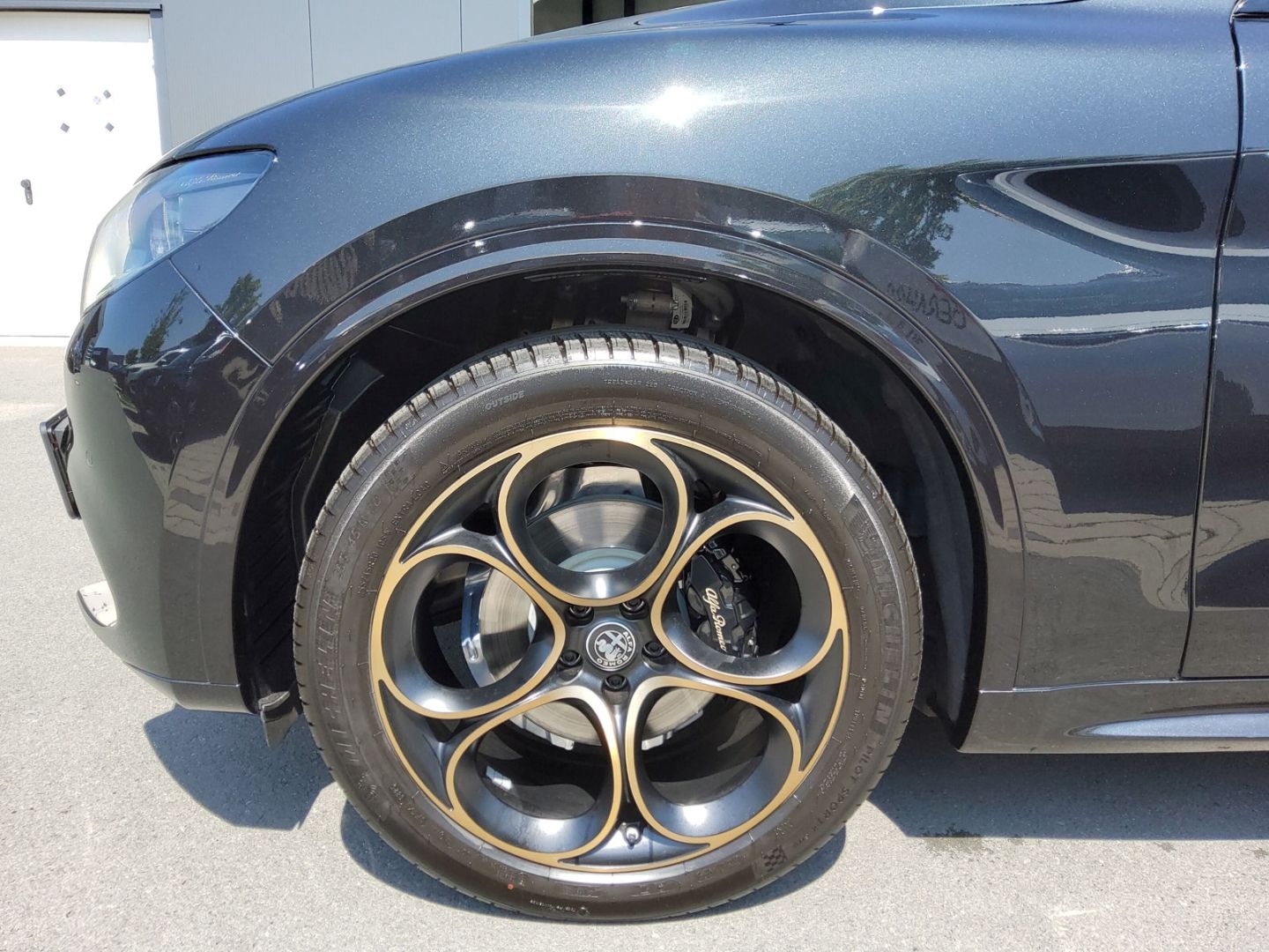 Fahrzeugabbildung Alfa Romeo Stelvio Intensa Sondermodell, Navi, 360°, 1,99%