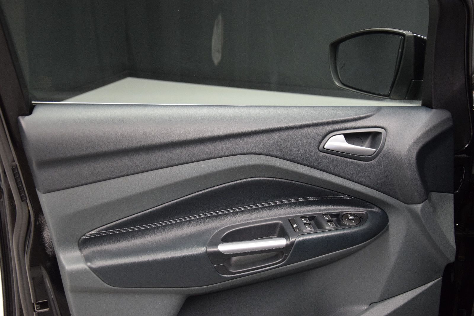 Fahrzeugabbildung Ford Grand C-MAX Titanium 7 Sitze Navi Leder Luxus
