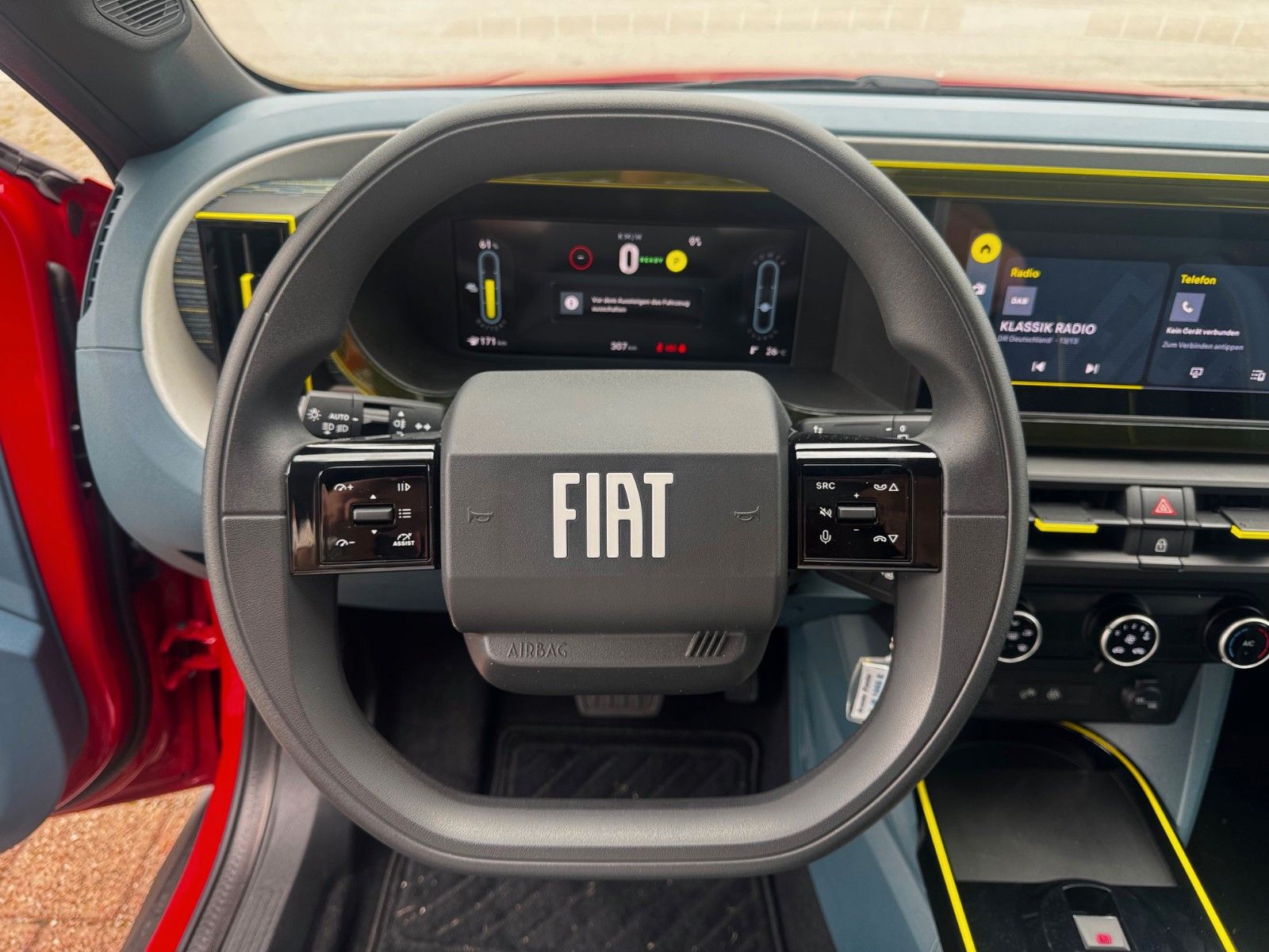 Fahrzeugabbildung Fiat Grande Panda (RED) 44 kWh DAB PDC Elektro