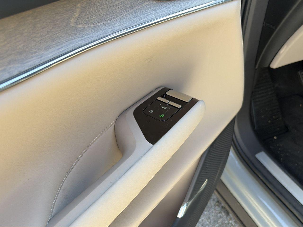 Volvo EX90 Ultra Pure Electric AWD Bluetooth LED Klima