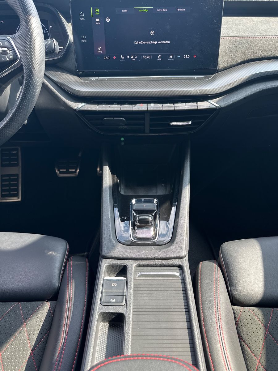 Fahrzeugabbildung SKODA Octavia Combi RS Plus NAV+MATRIX+AHK+ACC+HUD+1HD