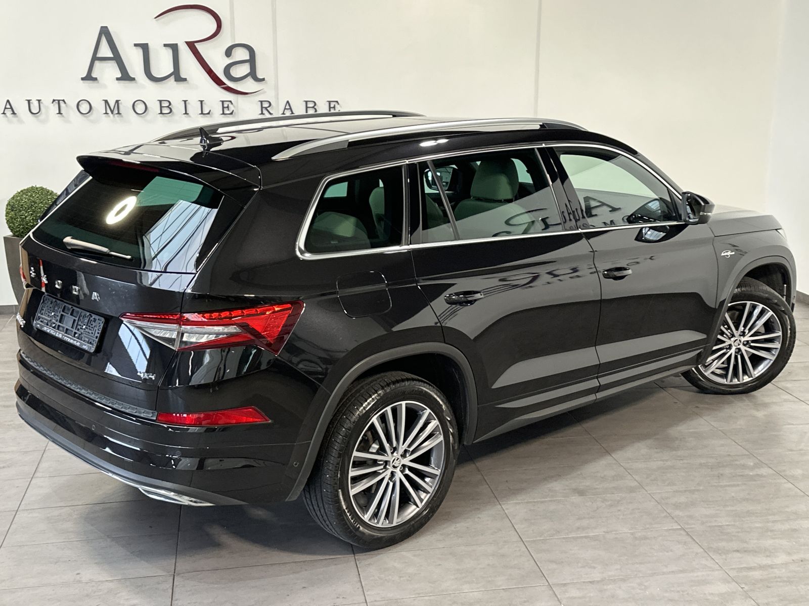 Fahrzeugabbildung SKODA Kodiaq 2.0 TDI 4x4 DSG L&K NAV+LED+PANO+360°+ACC