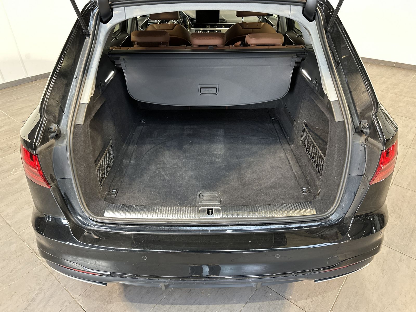 Fahrzeugabbildung Audi A4 Avant 40 TDI Qu S-Line Black NAV+MATRIX+19ZO
