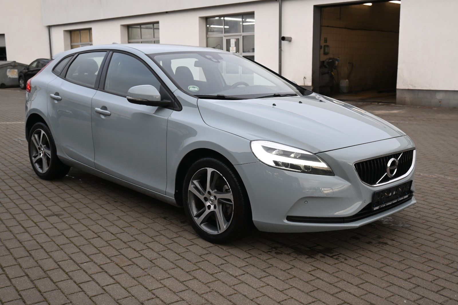 Fahrzeugabbildung Volvo V40 D2  Kinetic *TEMPO*NAV*LED*RFK*CD*