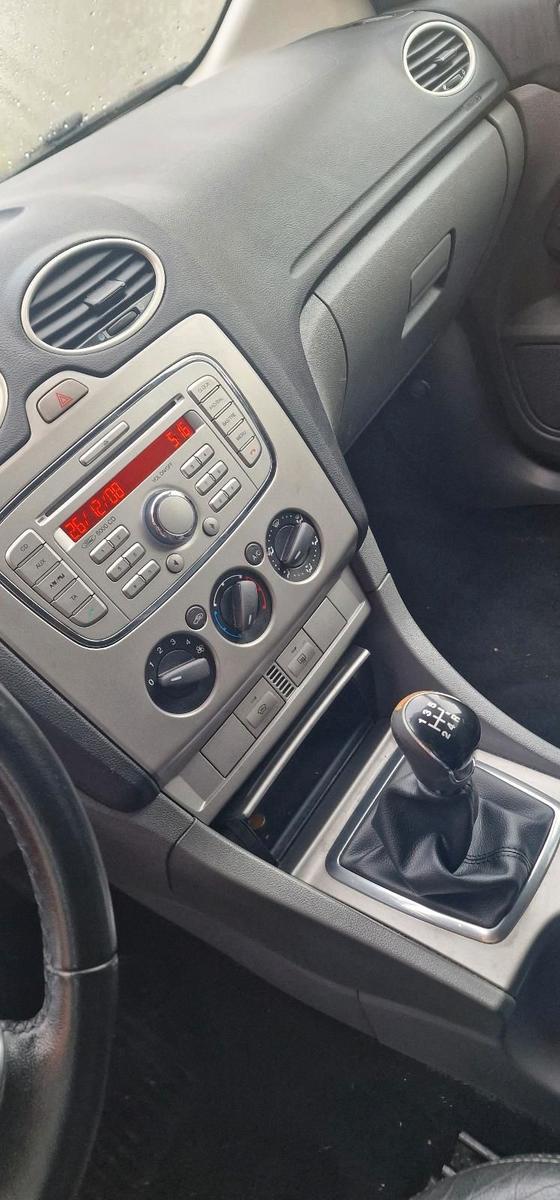 Ford Focus 2009 — photo 9