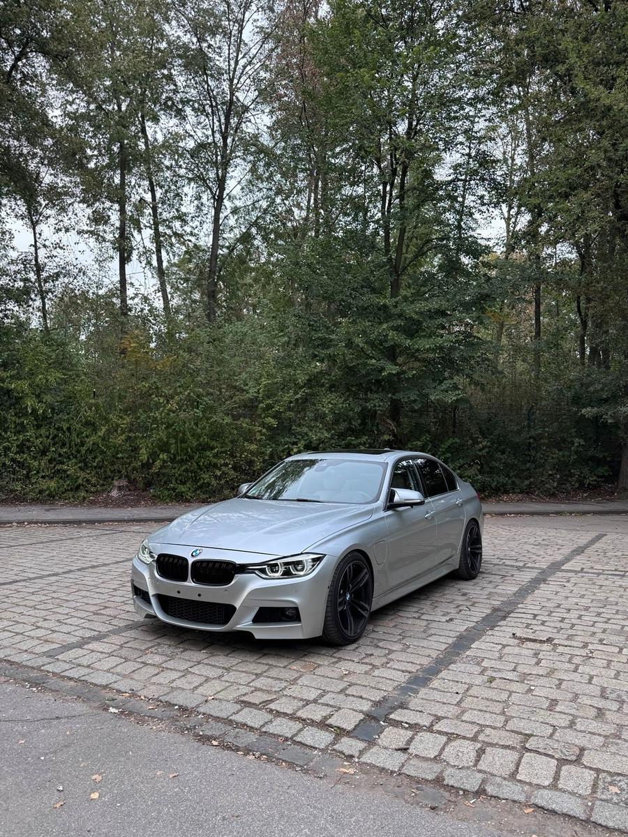 BMW 330