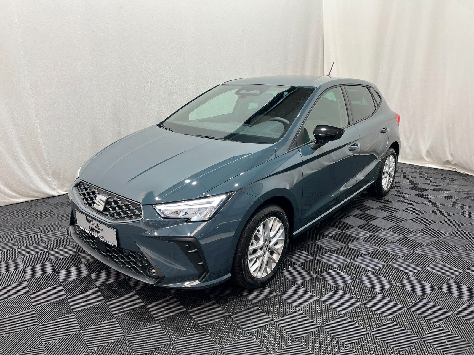 Fahrzeugabbildung SEAT Ibiza 1.0 TSI 85kW FR DSG