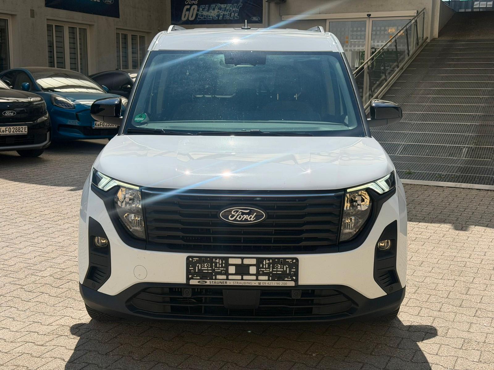 Ford Tourneo Courier Titanium 1.0 EcoBoost*AHK*KAMERA