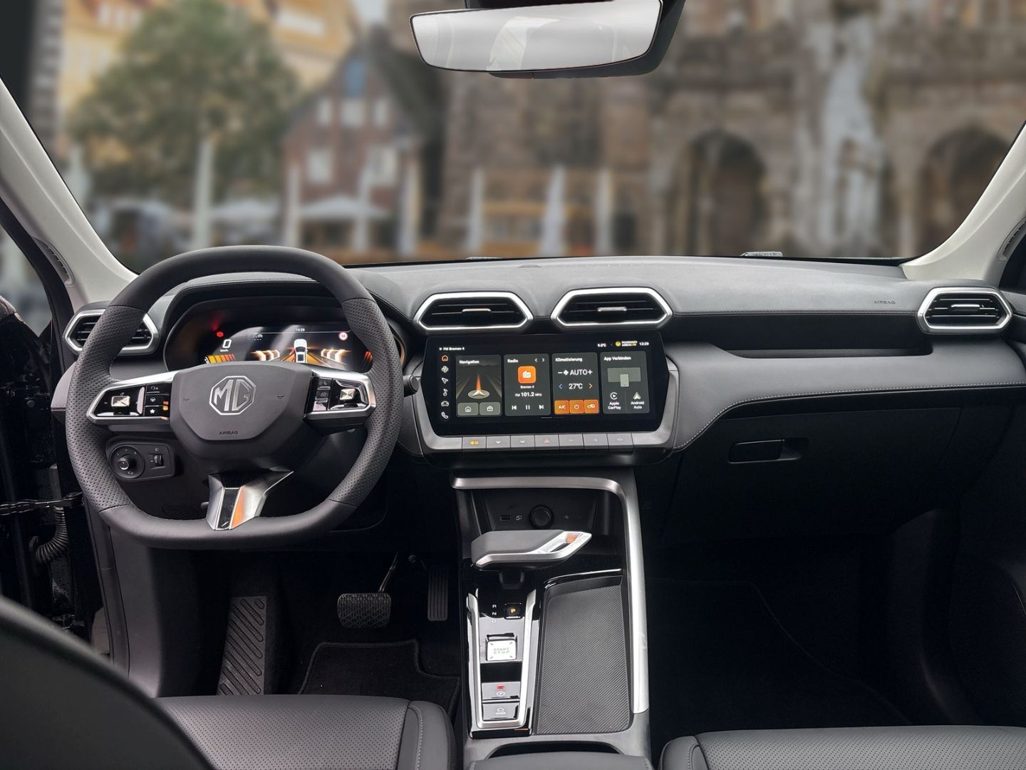 Fahrzeugabbildung MG ZS Luxury Vorführwagen, inkl. Allwetterreifen, N