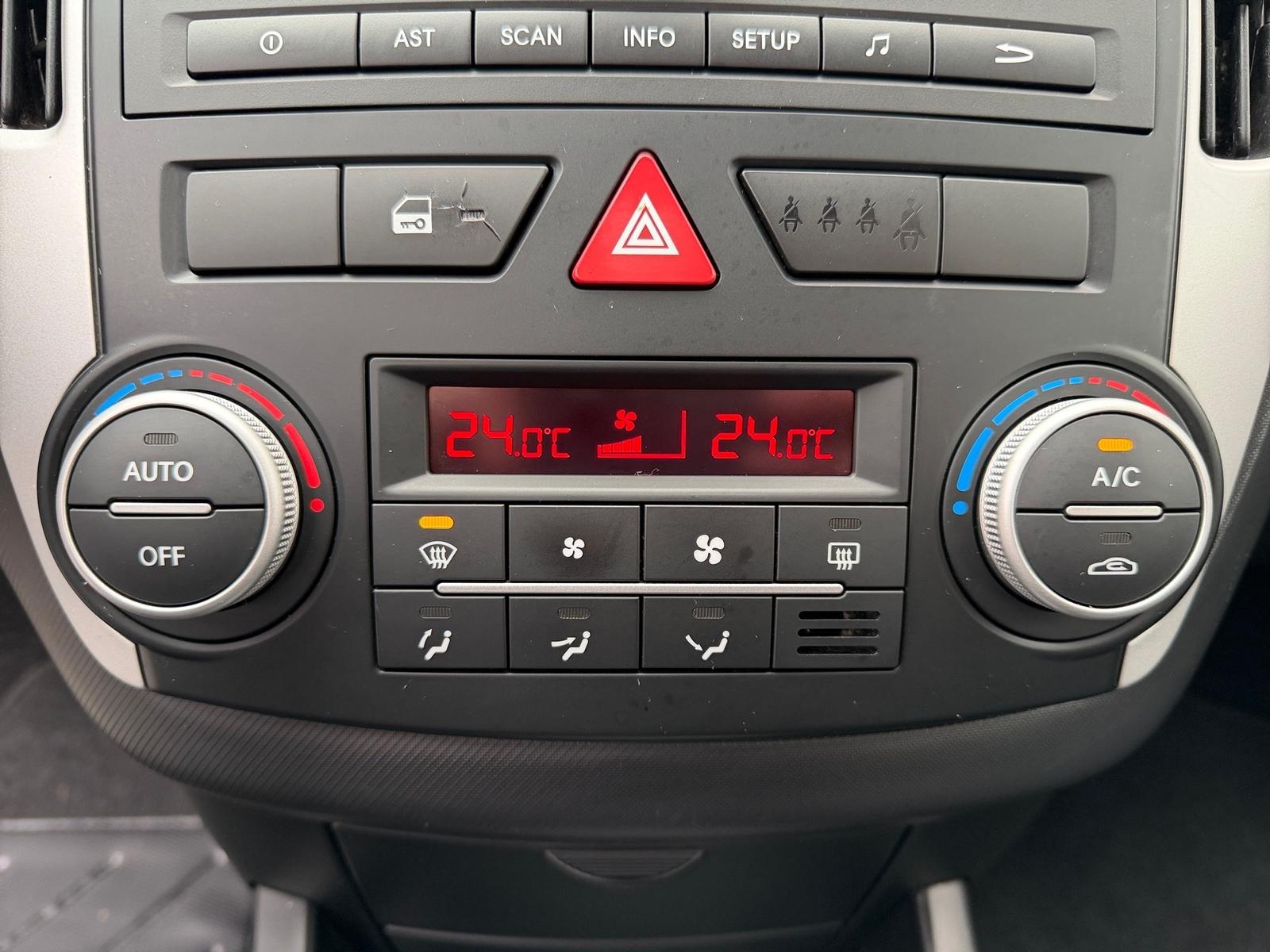 Kia cee'd 2013 — photo 22