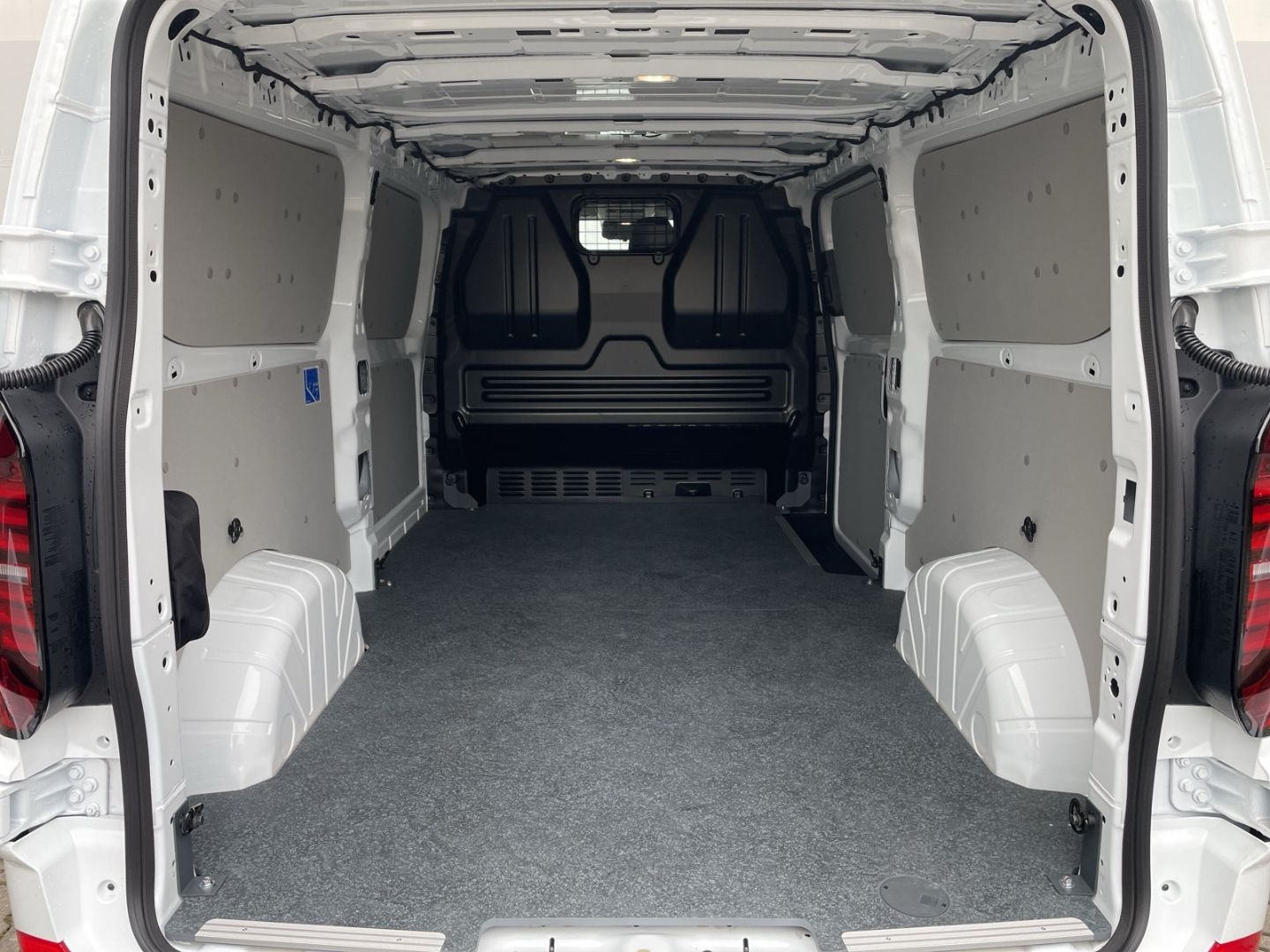 T7 Transporter Kasten 2.0 TDI LR AHK/Kamera/GRA