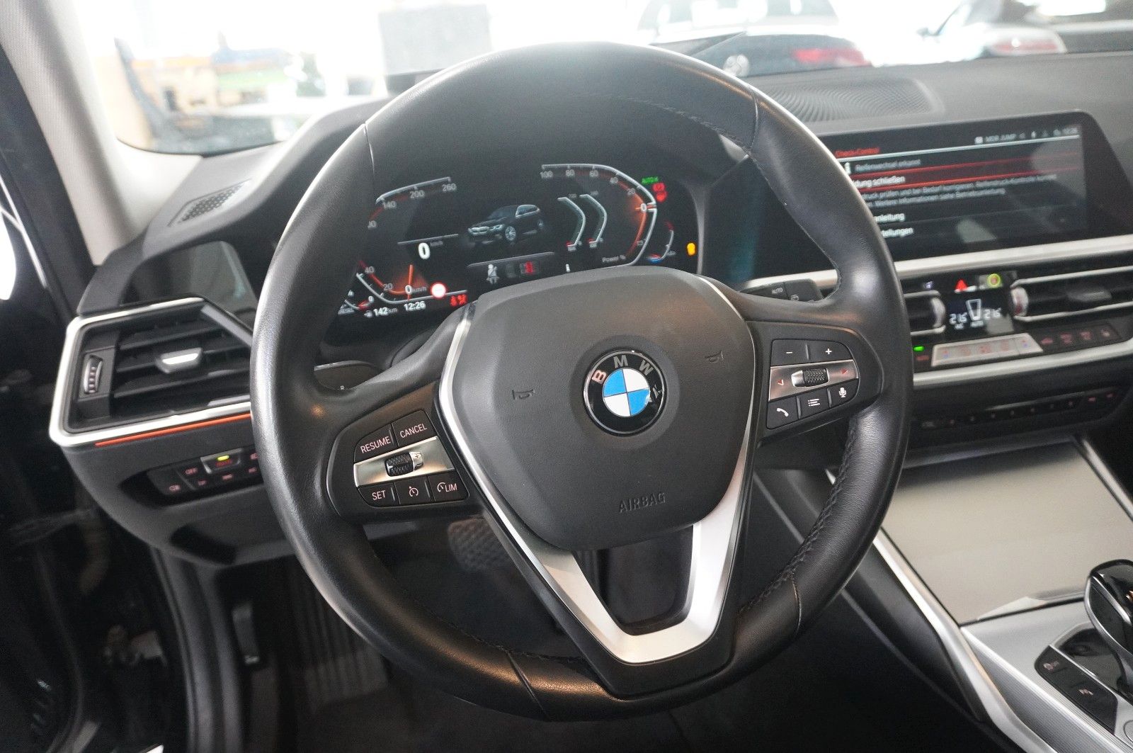 Fahrzeugabbildung BMW 330D TOURING X-DRIVE NAVI/LED/KAMERA/VIRT./SPORT