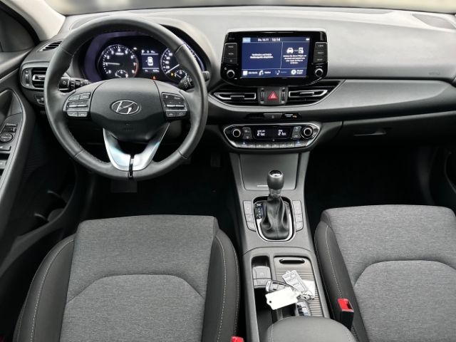 Fahrzeugabbildung Hyundai i30 1.0 T-GDI +CARPLAY+RFK+KLIMA+SHZ+PDC+TEMPOMA