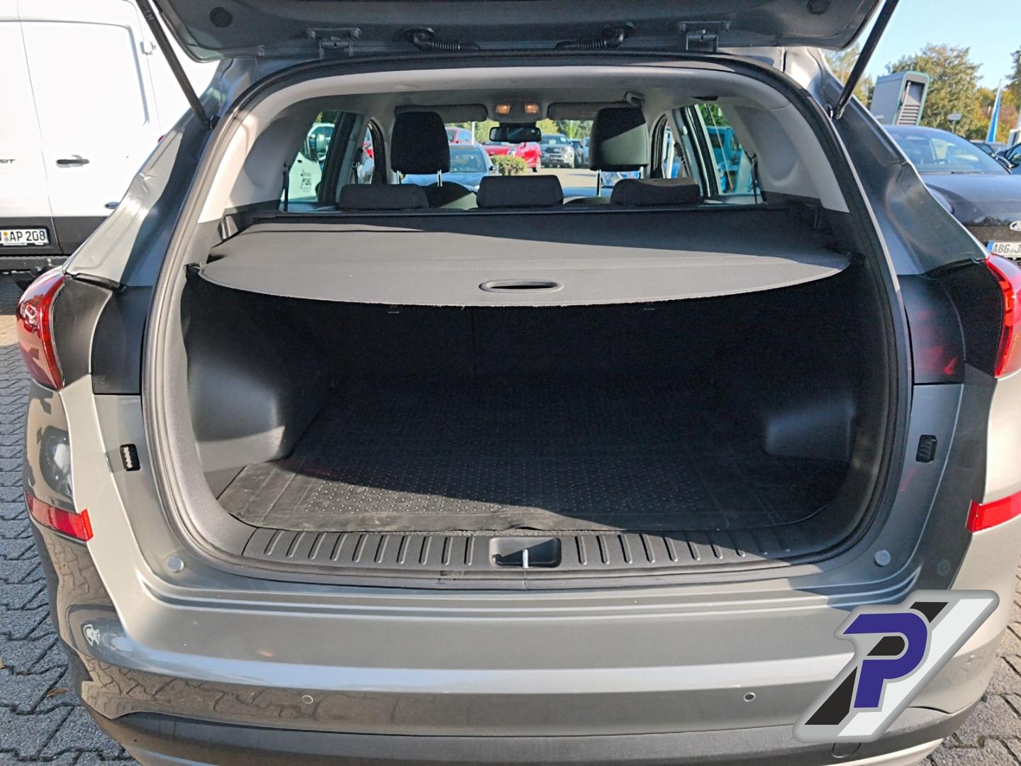 Hyundai Tucson Style 4WD NAVI+FAHRERASSISTENZ-PAKET AHK 