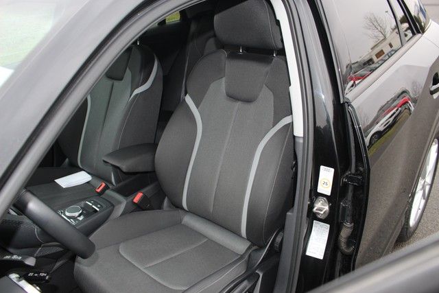 Q2 35 TFSI S line S-tronic AHK Navi