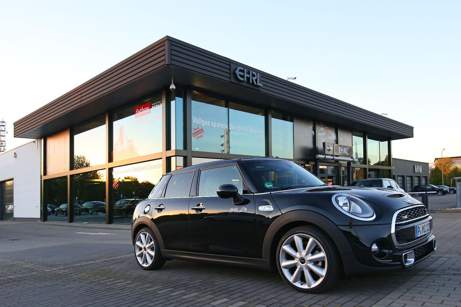 showroom-image-top