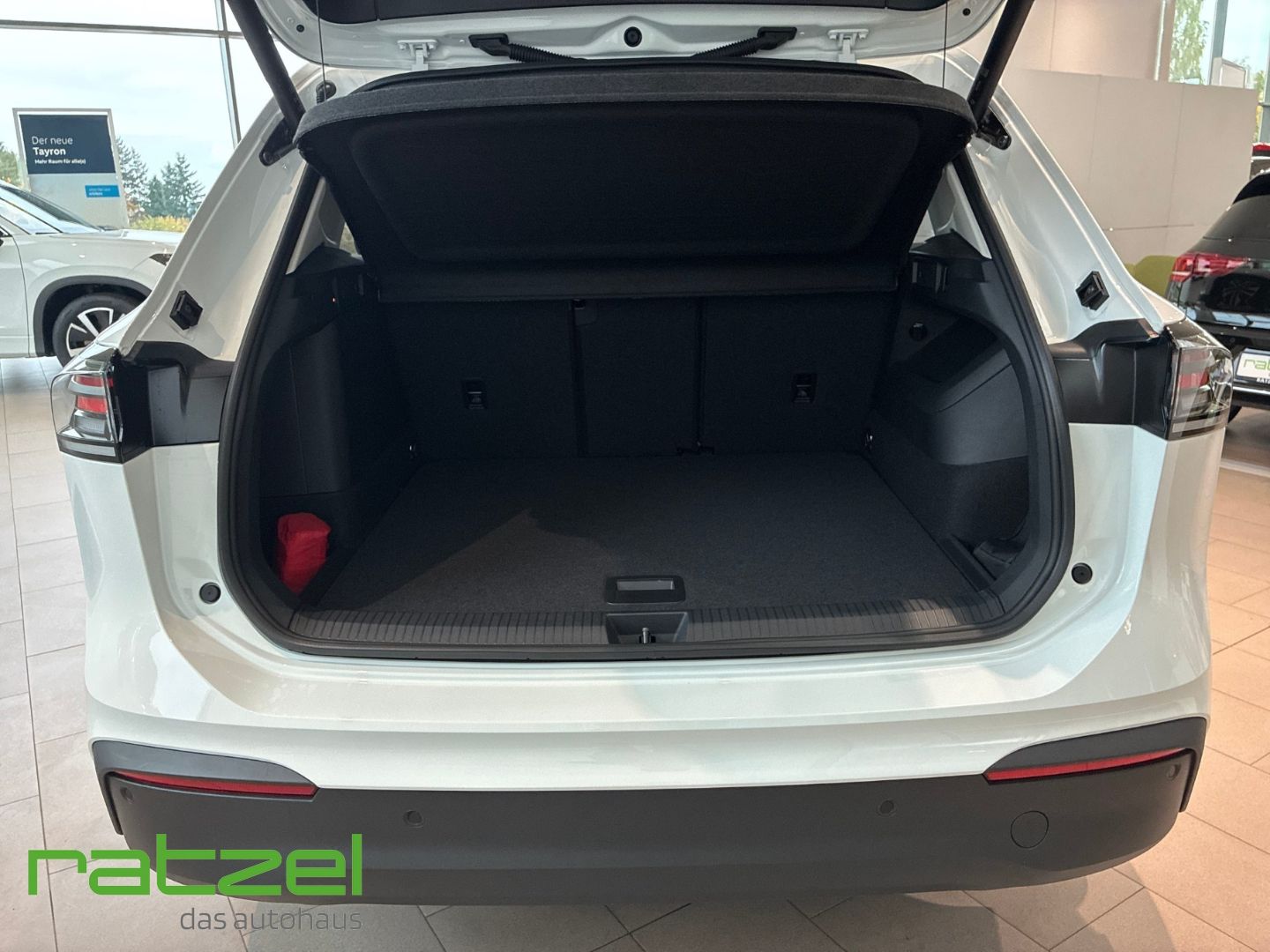 Fahrzeugabbildung Volkswagen Tiguan ENERGY 1.5 eHybrid IQ.Light+NAVI+AHK+SHZ