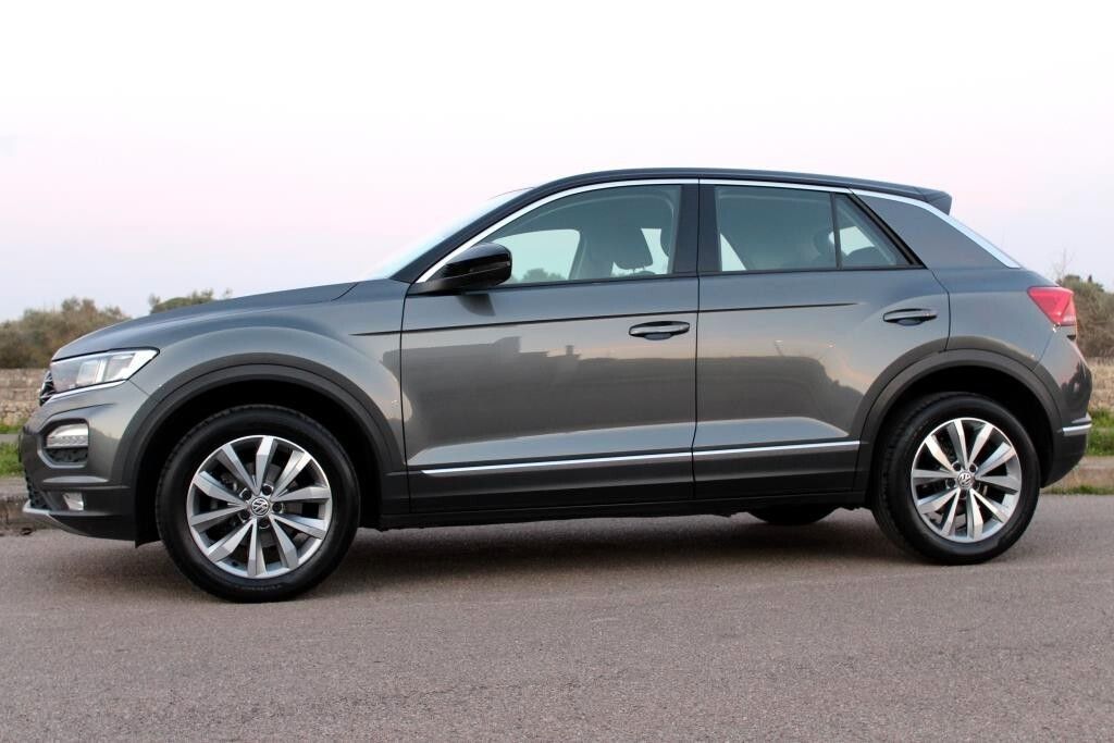 Volkswagen VOLKSWAGEN T-Roc 1.6 TDI *Bicolore *Luci Ambient imagem 2
