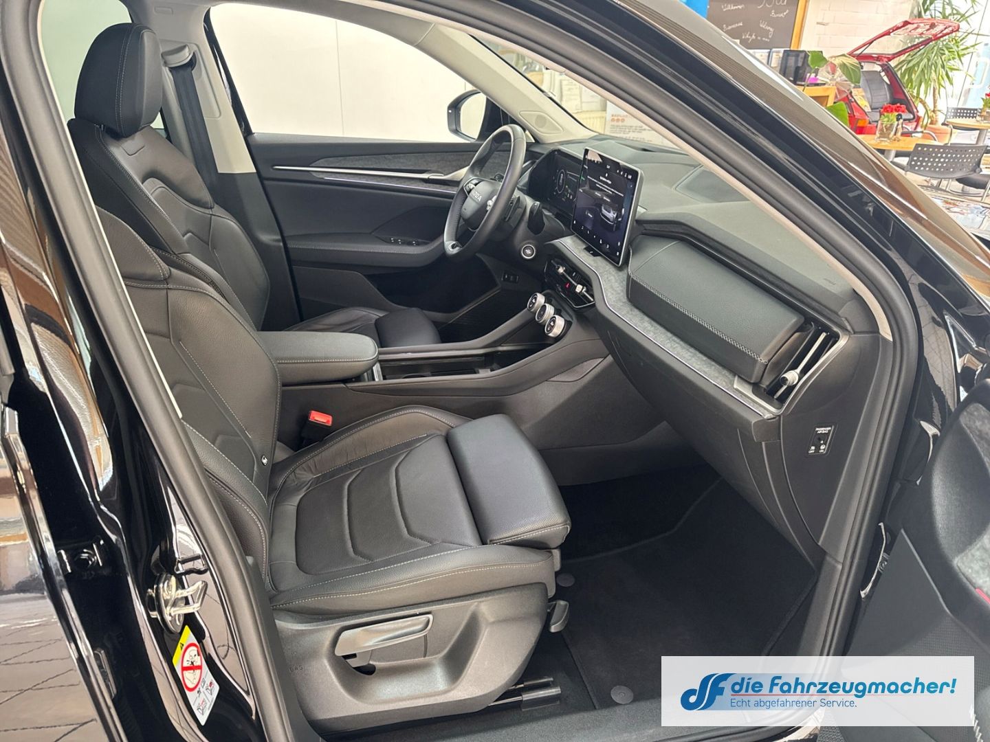 Fahrzeugabbildung SKODA Kodiaq 2.0 TDI 110 kW Selection HUD AHK-klappbar