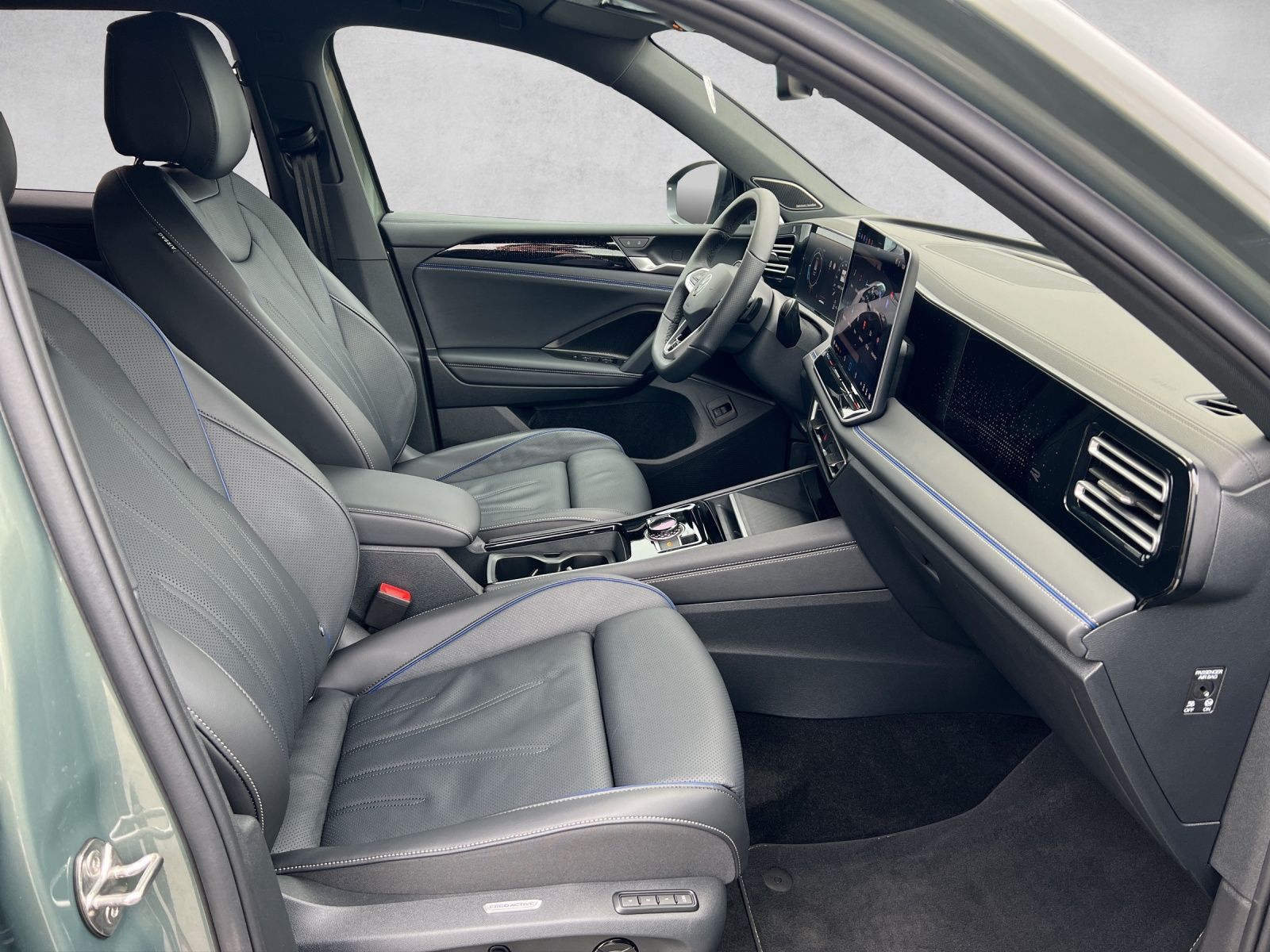 Tiguan R-Line 2.0 TDI 4M DSG Leder*AHK*Black Sty