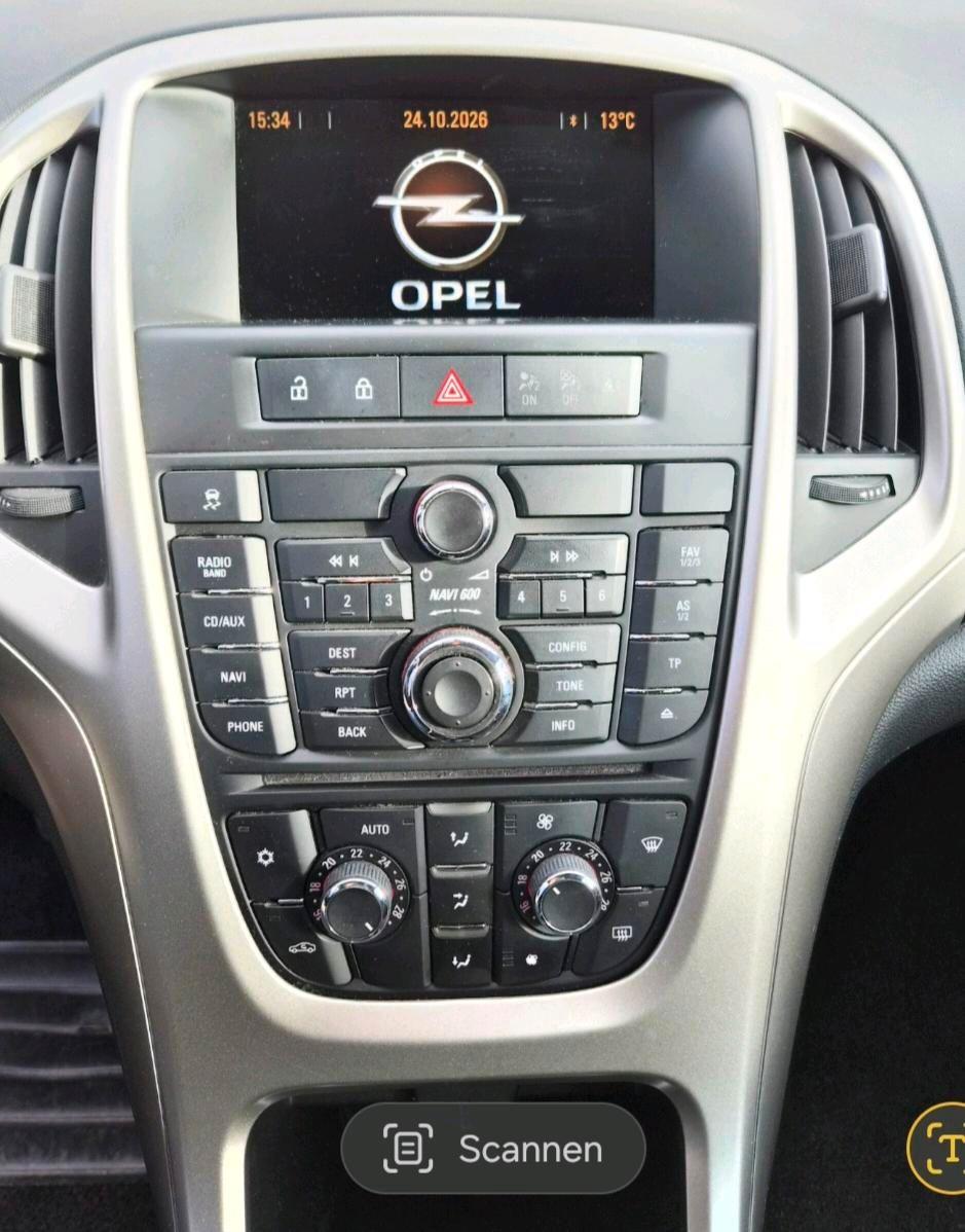 Opel Astra 2012 — photo 8