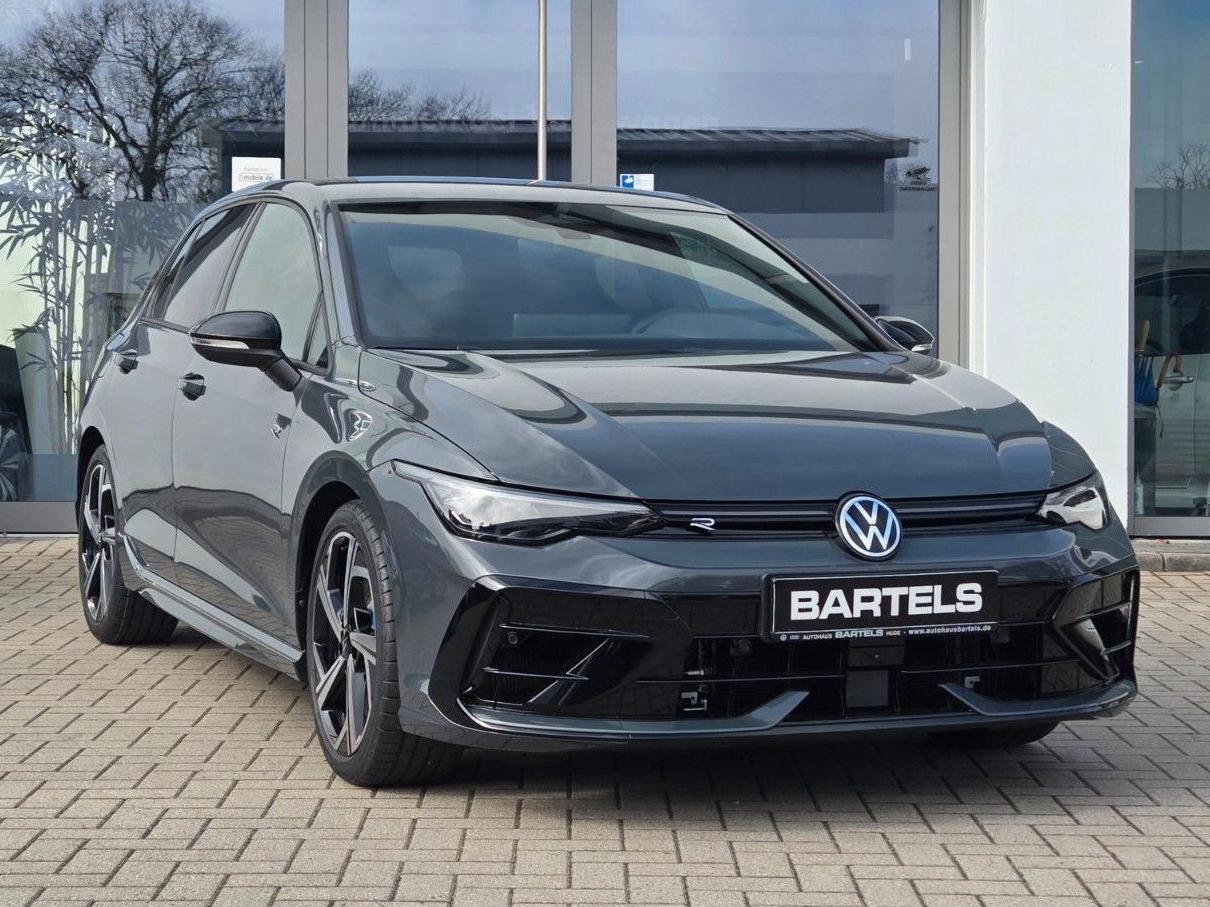 Volkswagen Golf VIII R  2.0 TSI 4M Black Style DSG ACC/DCC