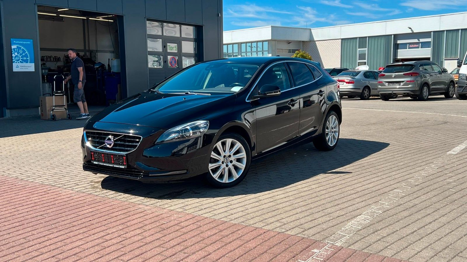 Fahrzeugabbildung Volvo V40 D4 Summum KAM*STZHZ*AUT*