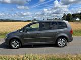 Volkswagen Touran 1.4 TSI Highline, sehr gepflegt, TÜV NEU  - gebrauchte VW Touran aus dem Jahr 2013