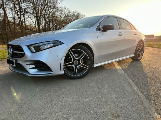 MERCEDES-BENZ A 180 d - AMG Line 