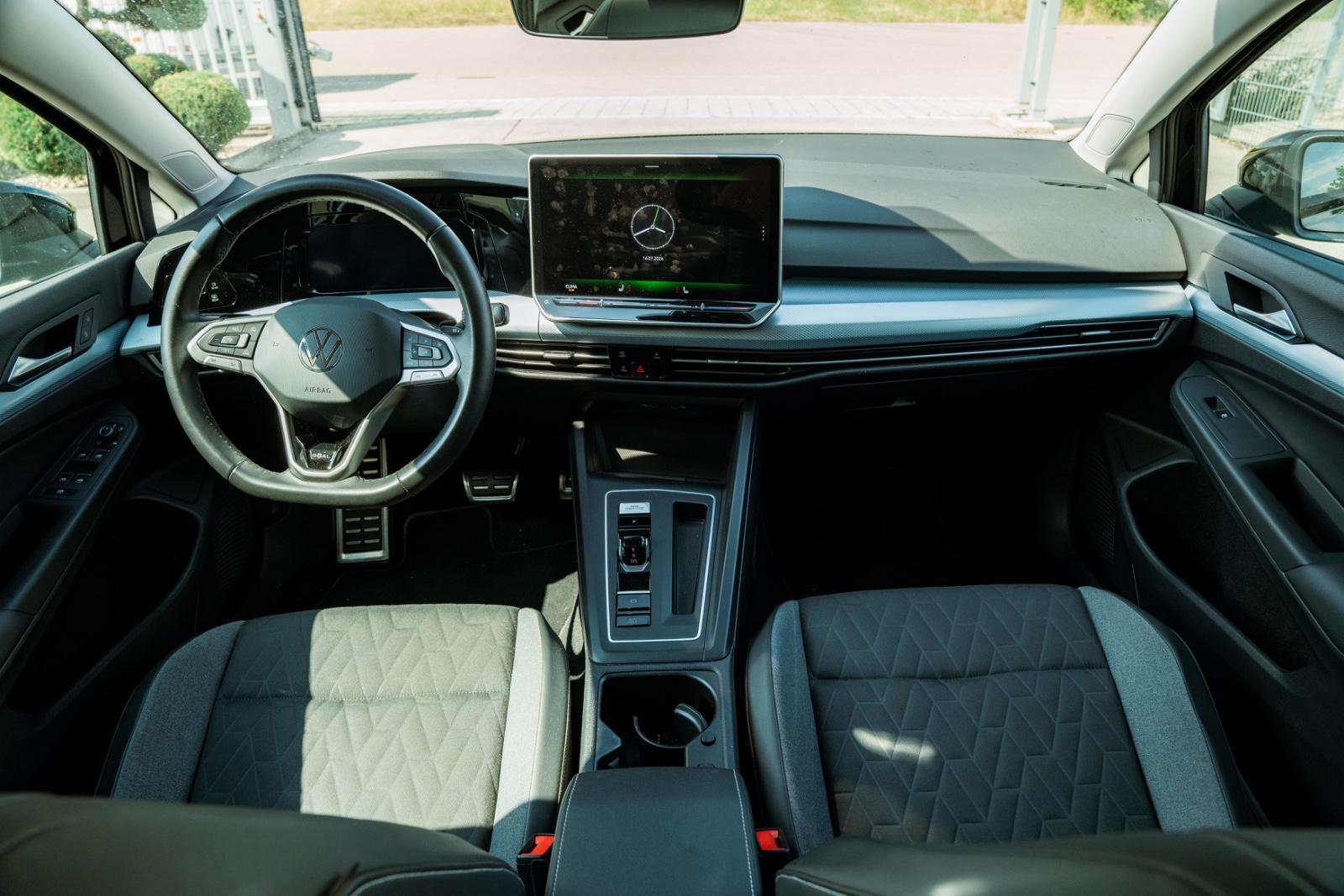 Volkswagen Golf VIII Variant 1.5 eTSI 85 kW Goal Kamera, миниатюра 30