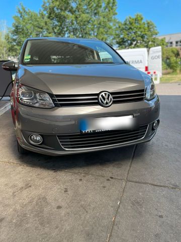 Volkswagen Touran 1.4 TSI Highline Xenon LED Panorama...