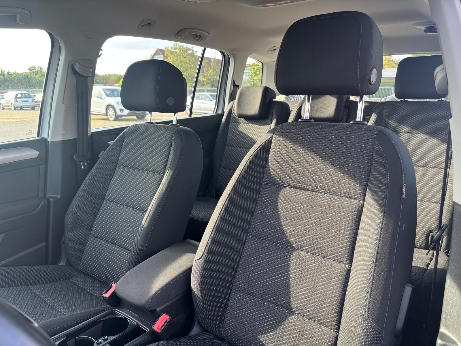 Fahrzeugabbildung Volkswagen Touran 2.0 TDI DSG Comfortline-NAVI-ACC-PDC-SHZ-