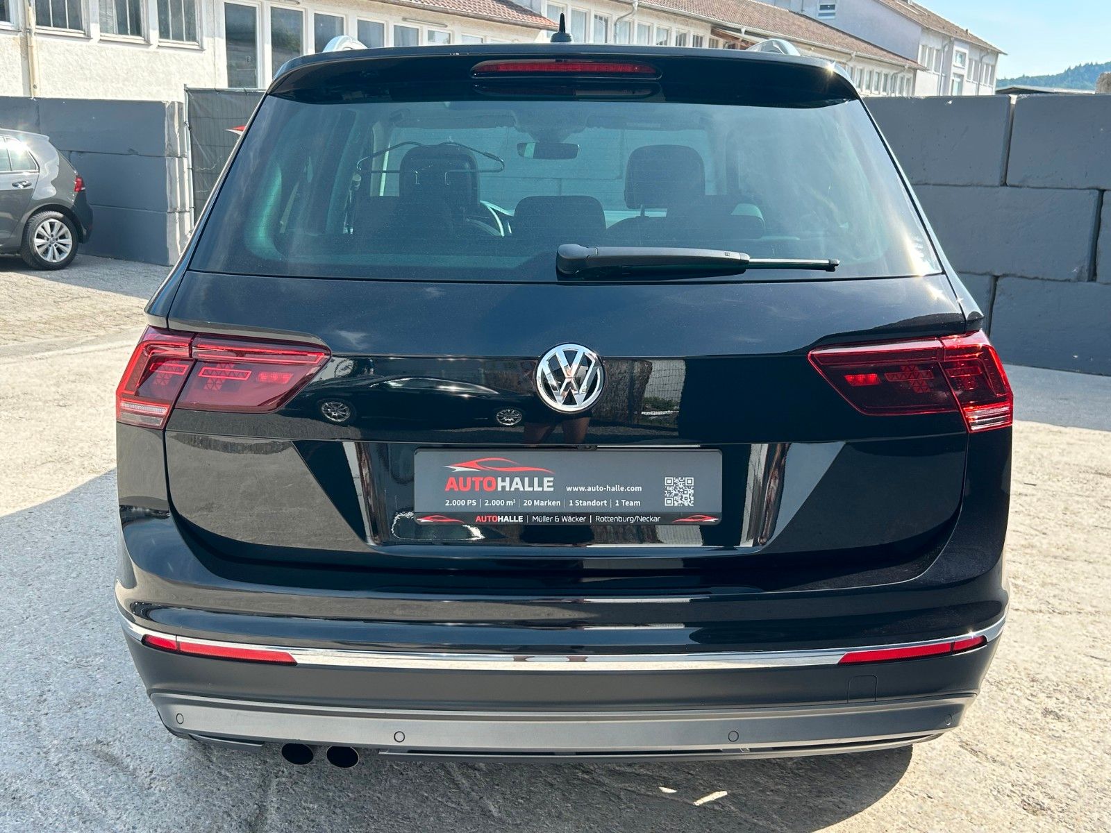Fahrzeugabbildung Volkswagen Tiguan 2.0 TSI DSG Highline 4M Kamera Leder ACC