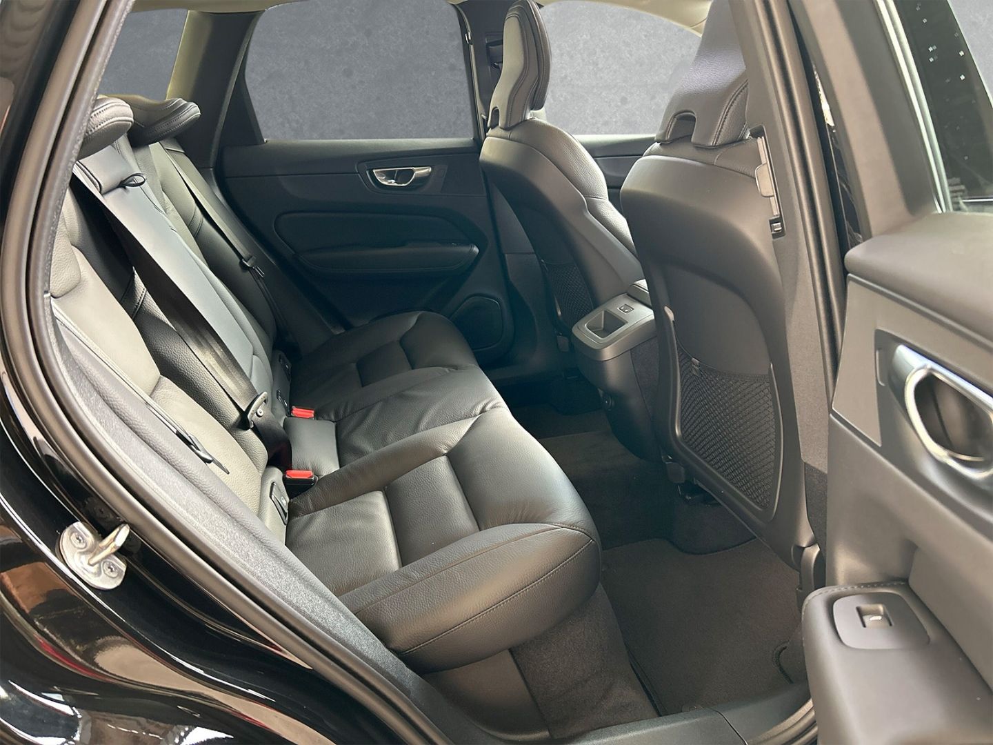 Volvo XC60 Plus Dark AWD B4 Diesel EU6d 360° Harmon K foto 5