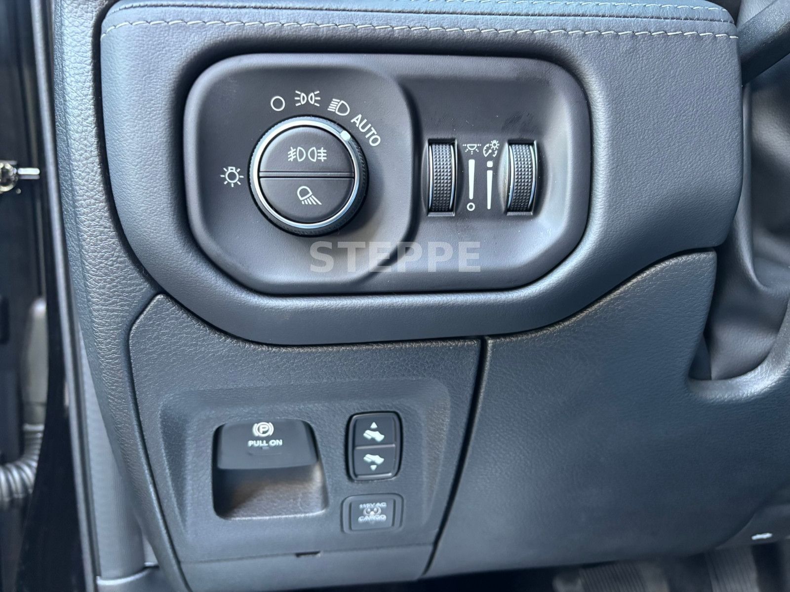 Dodge 2026 RAM 1500 Limited Night 5,7LV8 MultiTailgate
