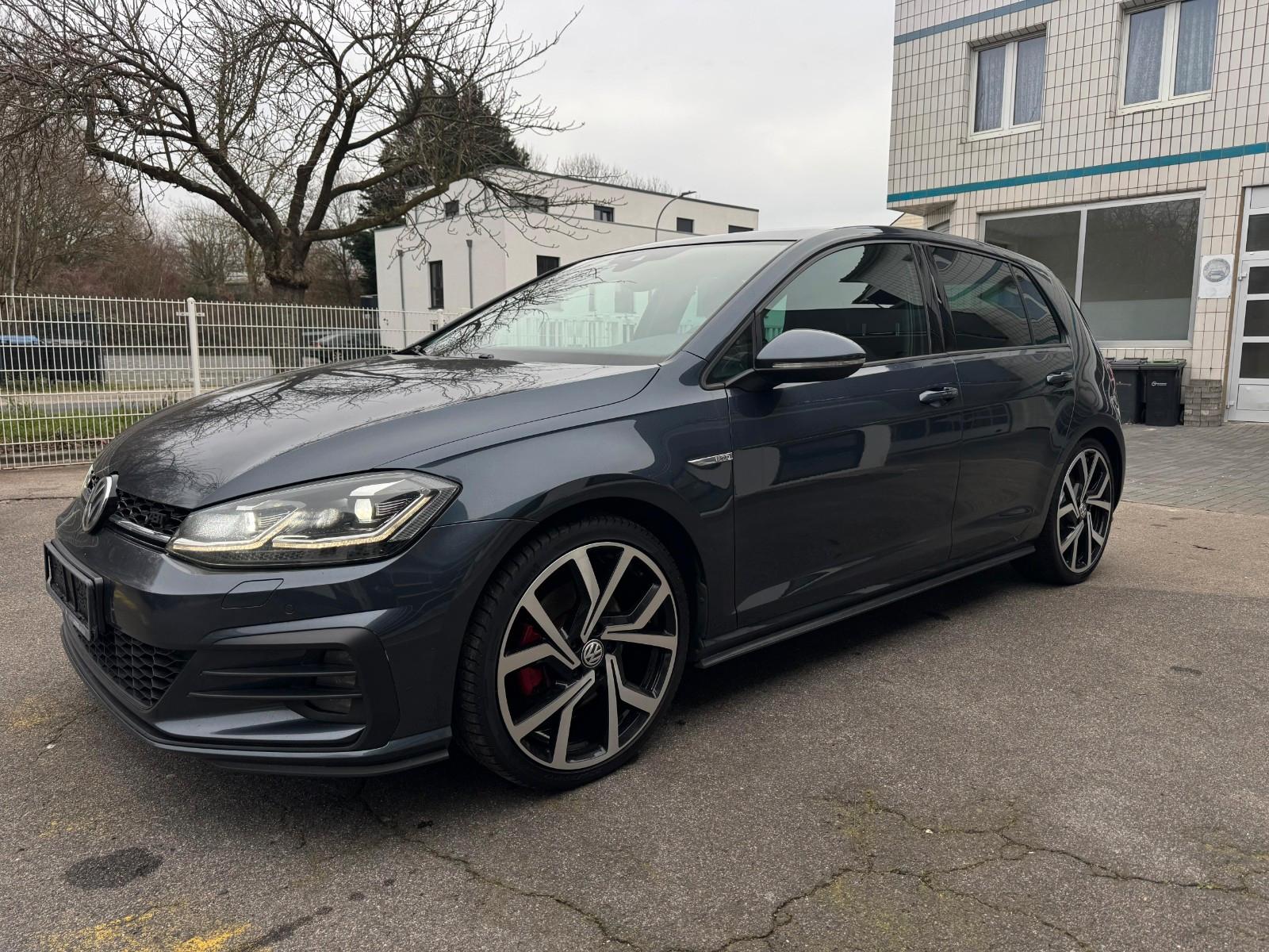 Volkswagen Golf VII GTD/PANO/ACTIV-DISPLAY/ACC/DCC/LED