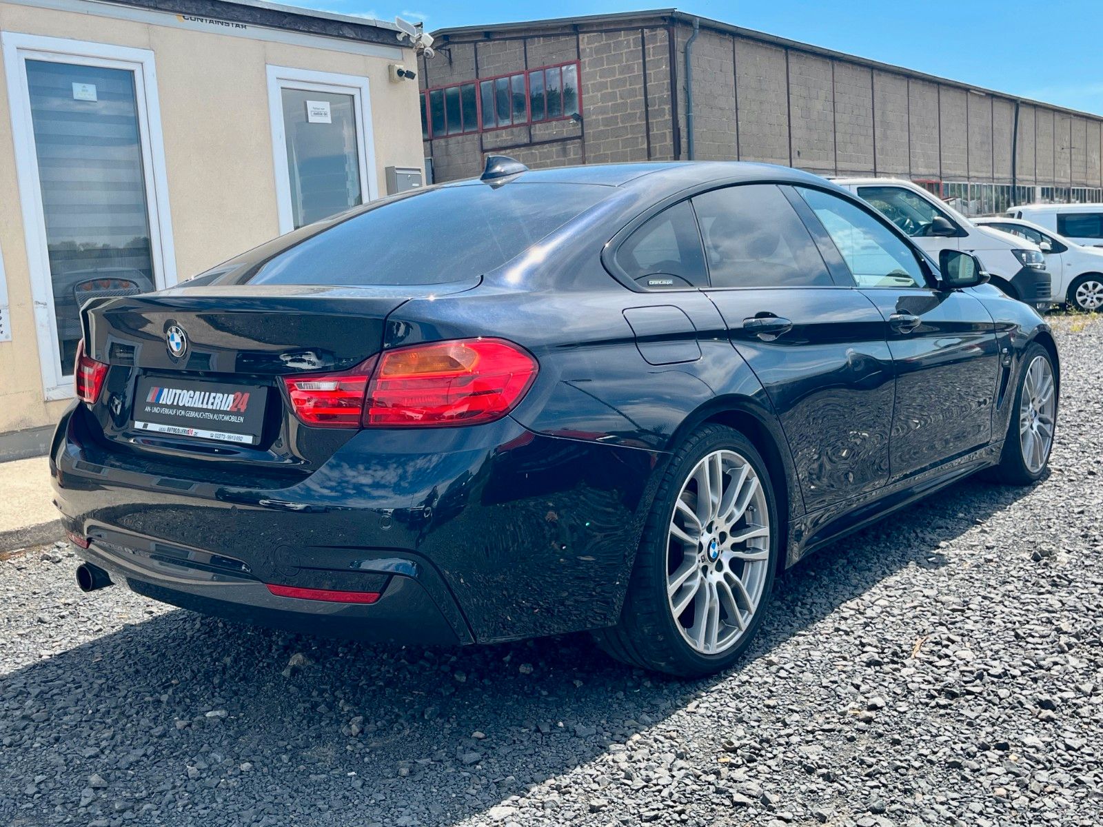 Fahrzeugabbildung BMW 420i Gran Coupé Sport-Aut. M SPORTPAKET Navi LED