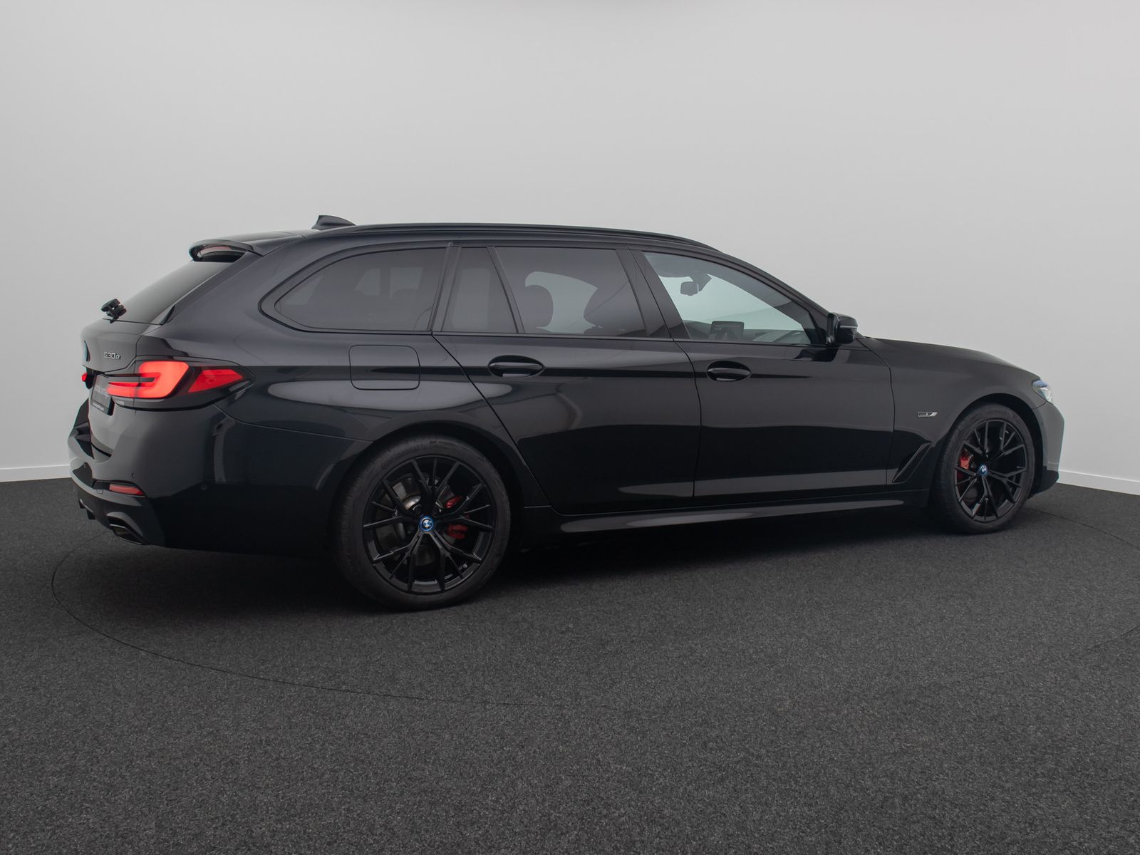 Fahrzeugabbildung BMW 530e xD M Sport HUD DAB Laser Kamera 4xKlima 19"